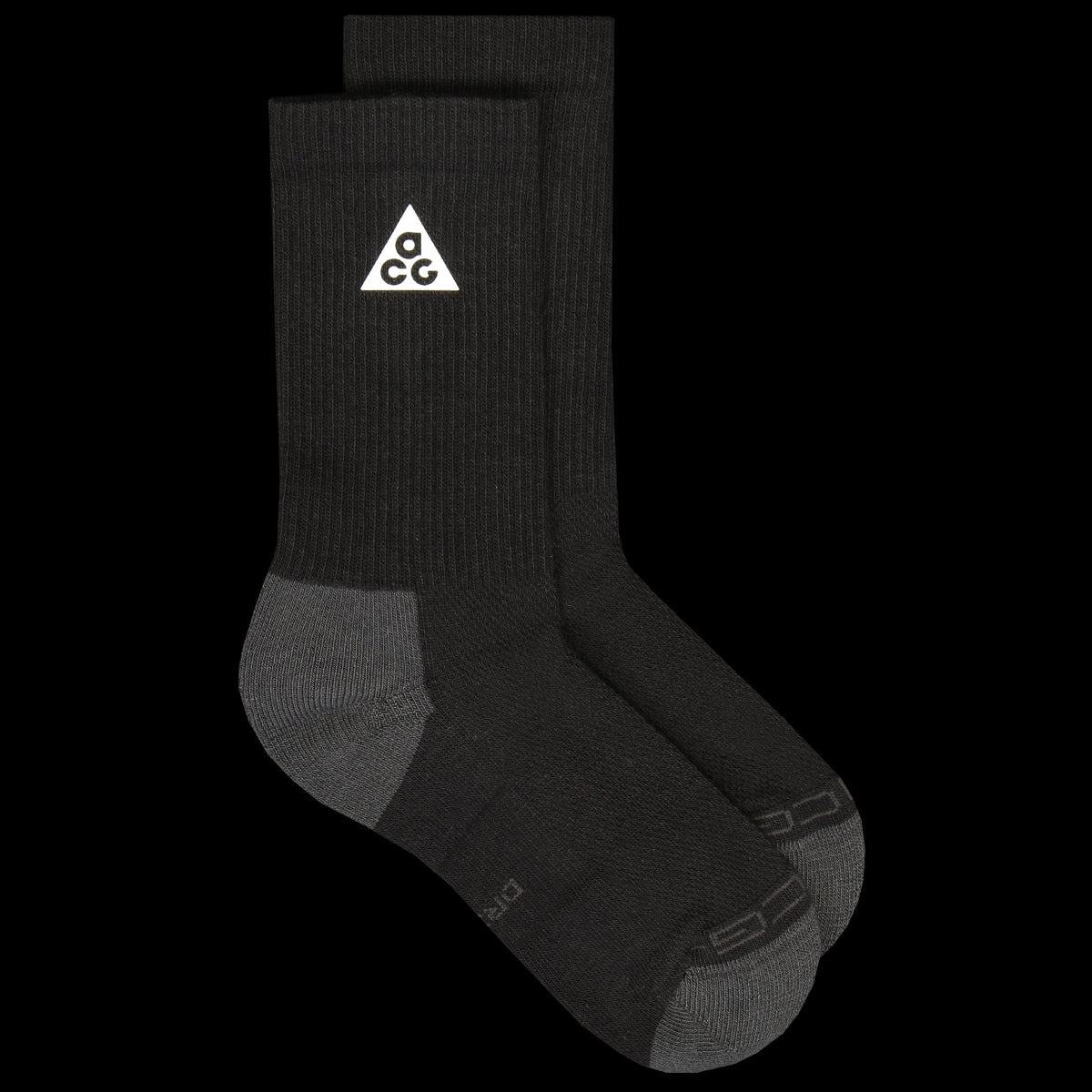 Nike - Everyday Elevated Crew Socks
Style # IH8647-010

Color : Black / DK Smoke Grey / Reflective Silver