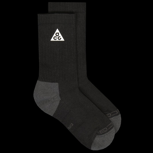 Nike - Everyday Elevated Crew Socks
Style # IH8647-010

Color : Black / DK Smoke Grey / Reflective Silver