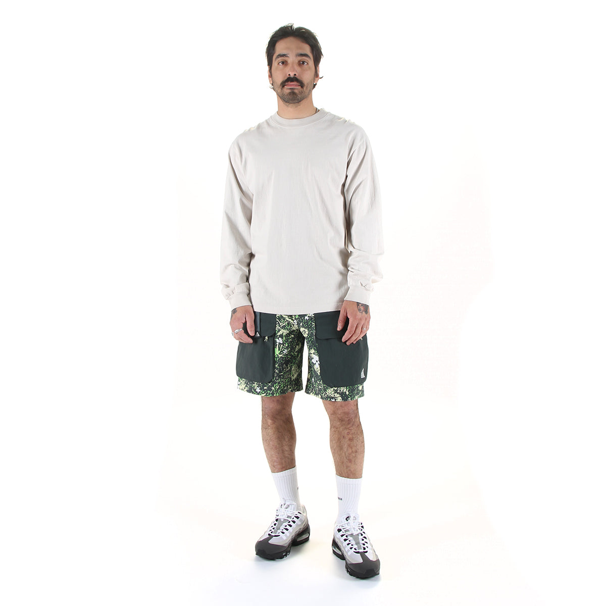 Nike - ACG Smith Summit Short
Style # IF1308-317
Color : Black Spruce / Mineral Slate / Summit White