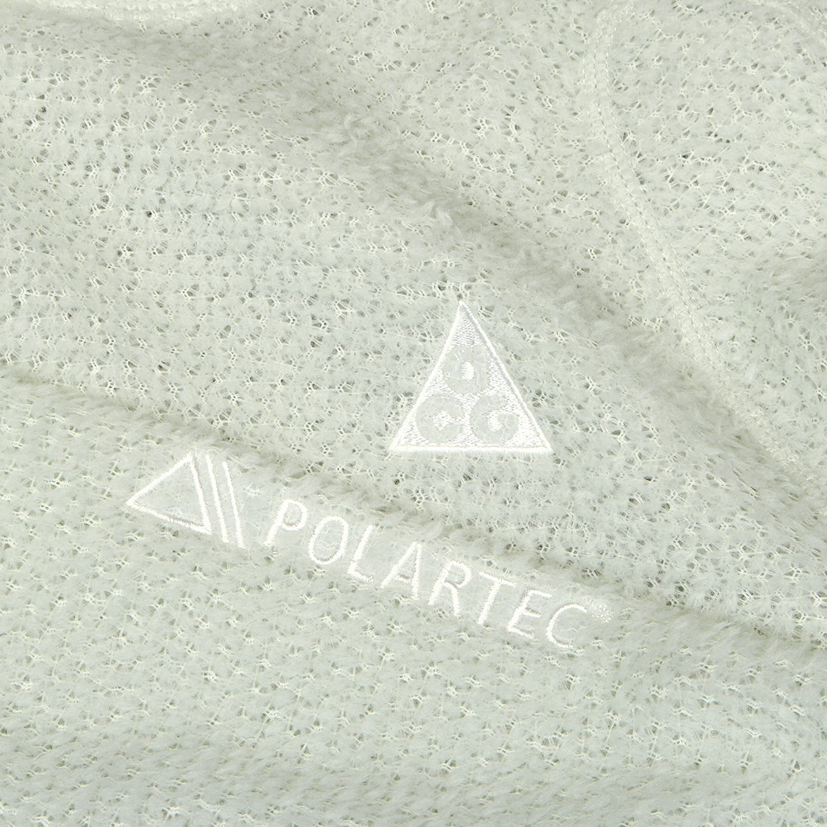 Nike - ACG Wolf Lichen Crewneck
Style # IH1445-034
Color : Light Silver / Pure Platinum / Summit White