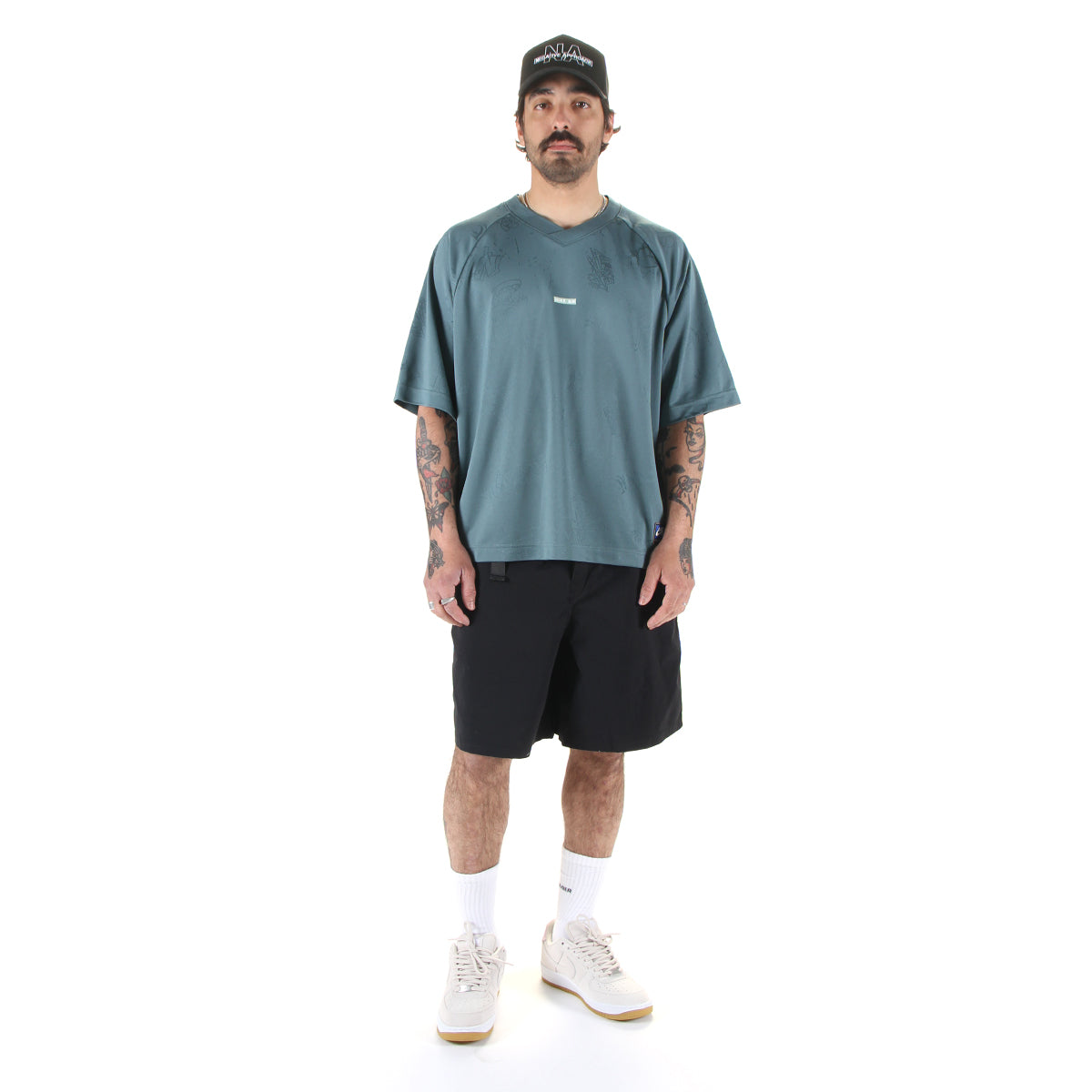 Nike SB - 9er Skate Short
Style # IF1096-010
Color : Black / White