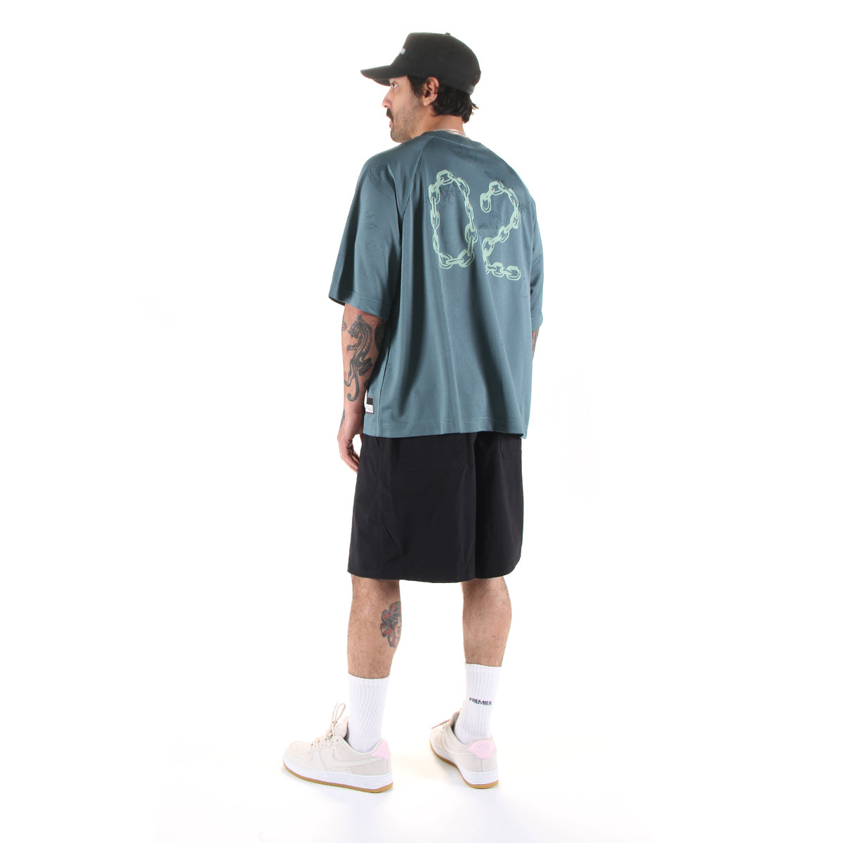 Nike SB - 9er Skate Short
Style # IF1096-010
Color : Black / White