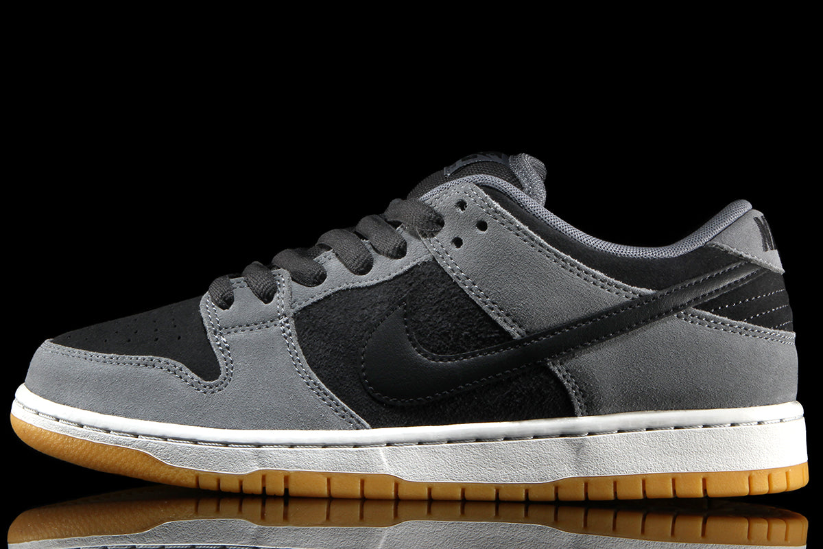 Nike SB Dunk Low Pro
Style # HF3063-001
Color : Dark Smoke / Black