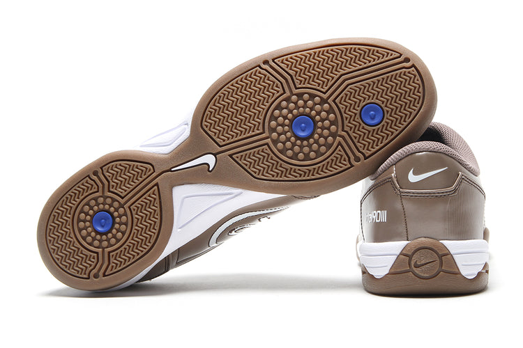 Nike - Total 90
Style # HQ2851-202
Color : Mink Brown / White / Racer Blue