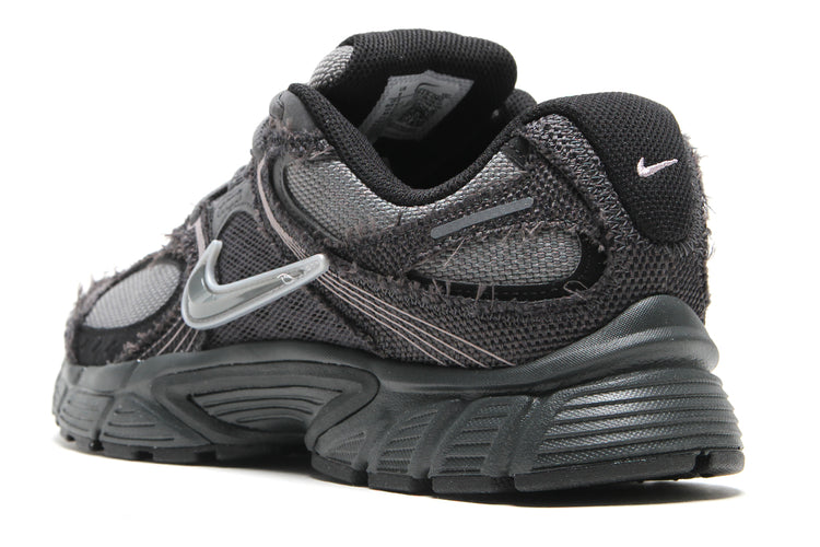 Nike - V5 RNR
Style # IQ0613-060
Color : Anthracite / Iron Grey / Metallic Silver