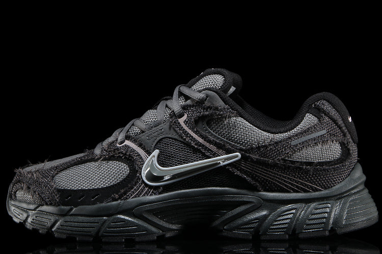 Nike - V5 RNR
Style # IQ0613-060
Color : Anthracite / Iron Grey / Metallic Silver