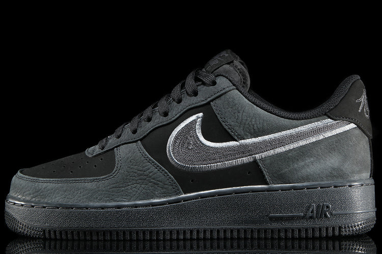 Nike - Air Force 1 '07 LV8
Style # IB6842-002
Color : Black / DK Smoke Grey / Smoke Grey