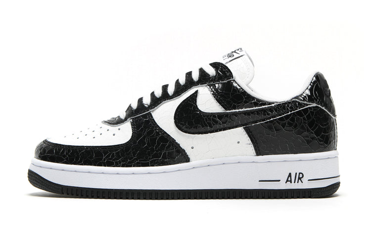 Nike - Air Force 1 Cracked Leather
Style # JA0248-001
Color : Black / White