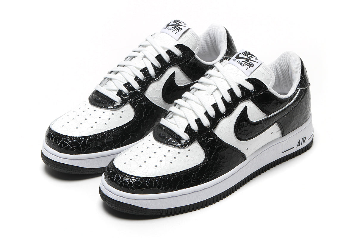 Nike - Air Force 1 Cracked Leather
Style # JA0248-001
Color : Black / White