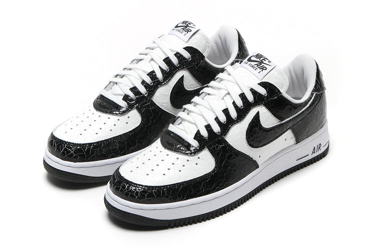 Nike - Air Force 1 Cracked Leather
Style # JA0248-001
Color : Black / White