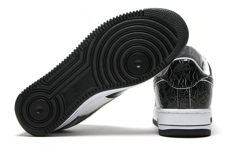 Nike - Air Force 1 Cracked Leather
Style # JA0248-001
Color : Black / White