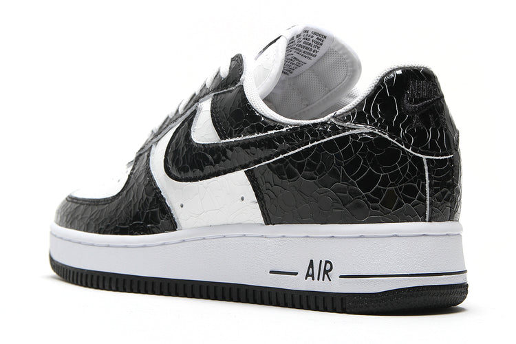 Nike - Air Force 1 Cracked Leather
Style # JA0248-001
Color : Black / White