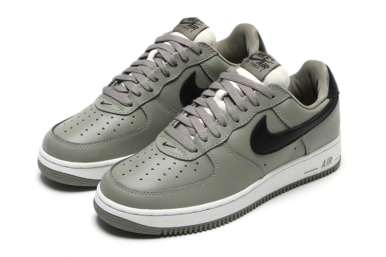 Nike - Air Force 1 '01
Style # IV4501-300
Color : Light Army / Black / Sail