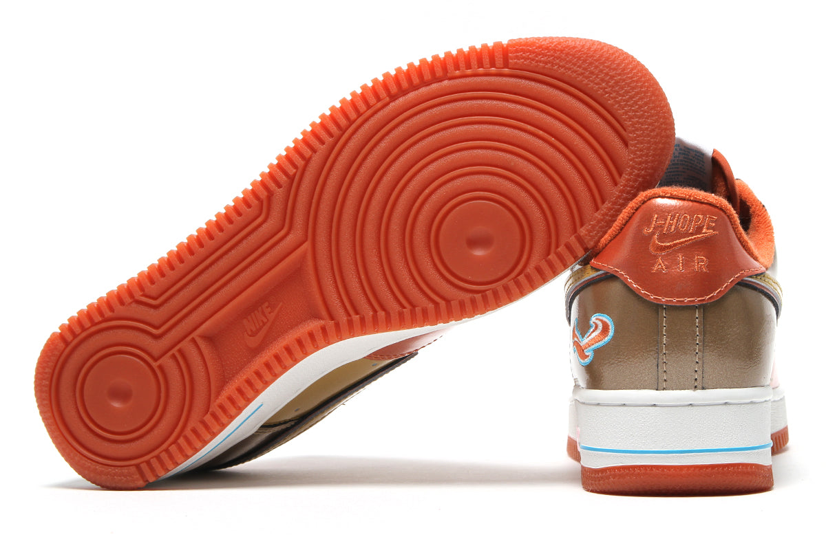 Nike - Air Force 1 '01 x NIGO x J-Hope
Style # IO8766-800
Color : Burnt Sunrise / Metallic Gold / Taupe