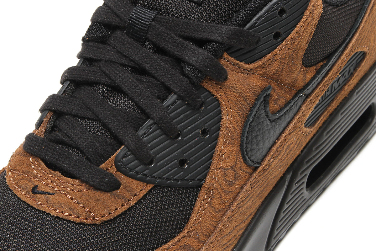 Nike - Air Max 90 Premium
Style # IQ0283-281
Color : LT British Tan / Black / Velvet Brown