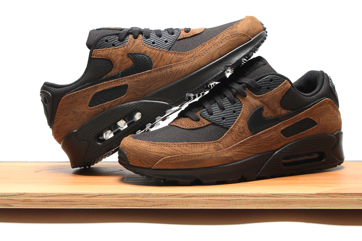 Nike - Air Max 90 Premium
Style # IQ0283-281
Color : LT British Tan / Black / Velvet Brown