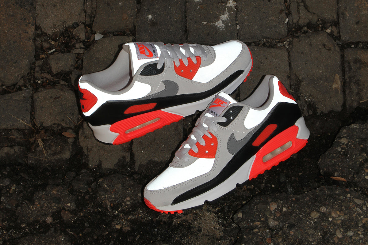 Nike - Air Max 90
Style # IU1055-100
Color : White / Particle Grey / Smoke Grey / Black