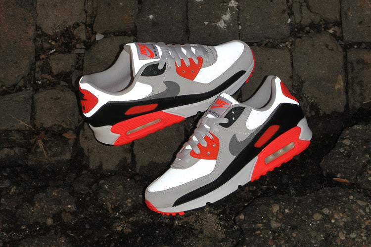 Nike - Air Max 90
Style # IU1055-100
Color : White / Particle Grey / Smoke Grey / Black
