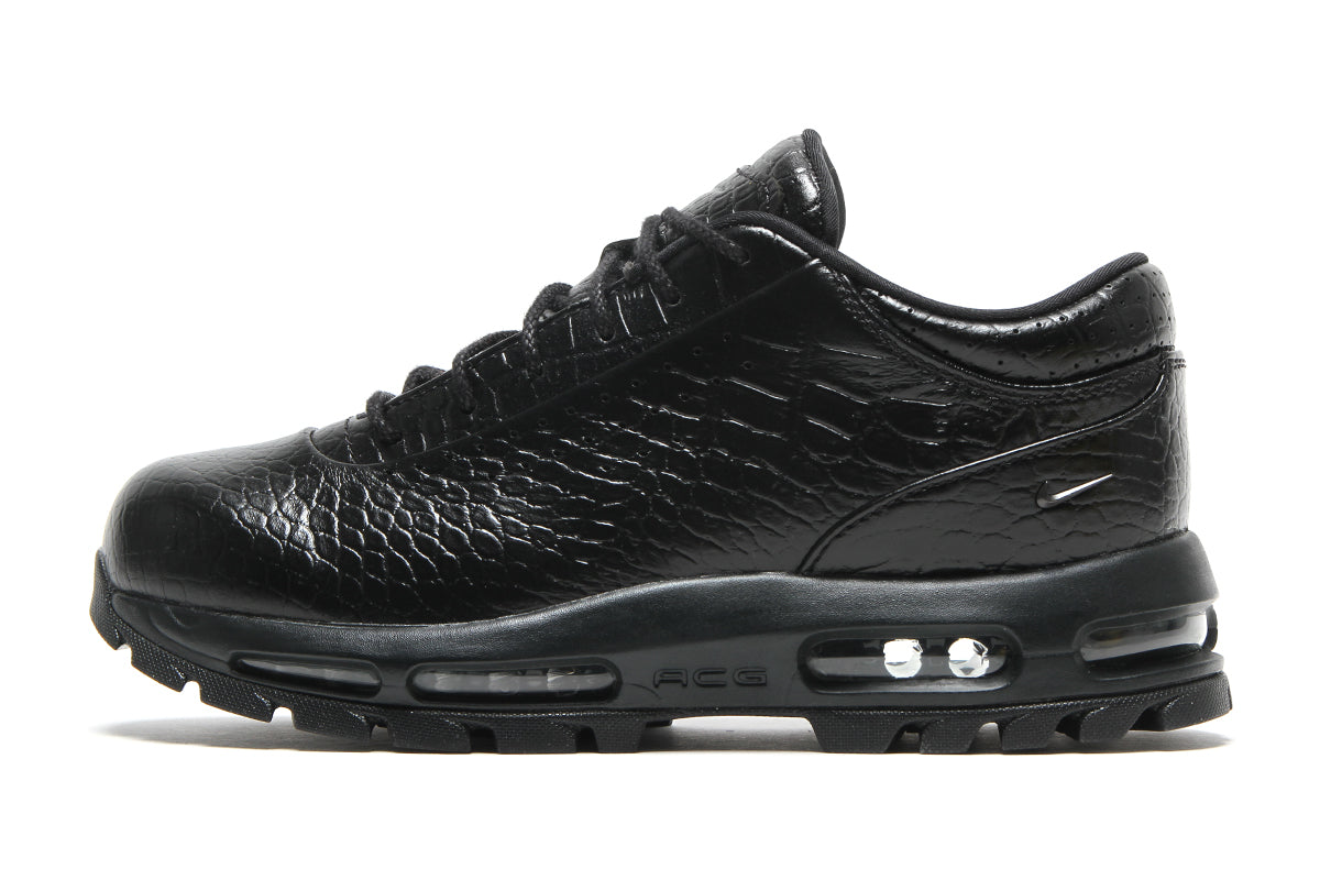 Nike - Air Max Goadome Low
Style # IV4517-001
Color : Black / Black