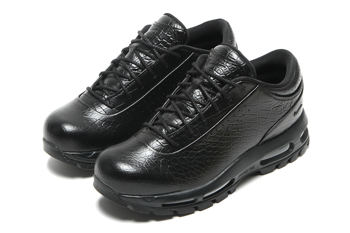 Nike - Air Max Goadome Low
Style # IV4517-001
Color : Black / Black