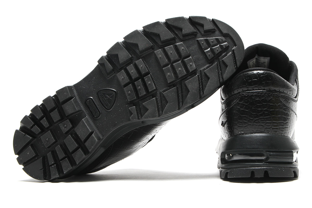 Nike - Air Max Goadome Low
Style # IV4517-001
Color : Black / Black