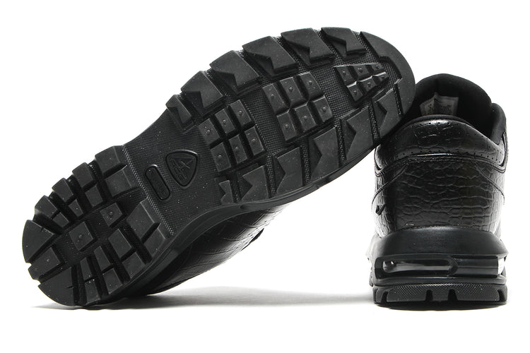 Nike - Air Max Goadome Low
Style # IV4517-001
Color : Black / Black