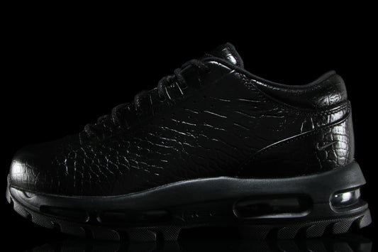 Nike - Air Max Goadome Low
Style # IV4517-001
Color : Black / Black