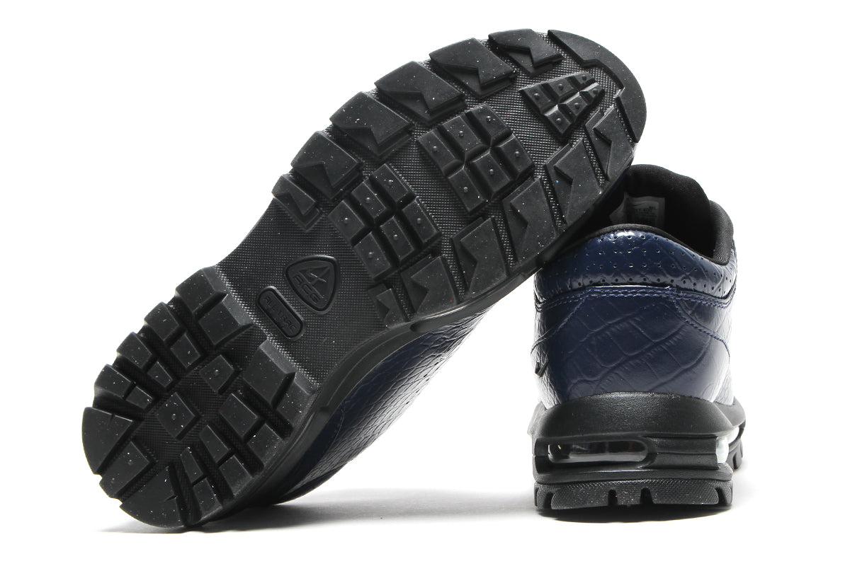 Nike - Air Max Goadome Low
Style # IV4517-400
Color : Midnight Navy / Black