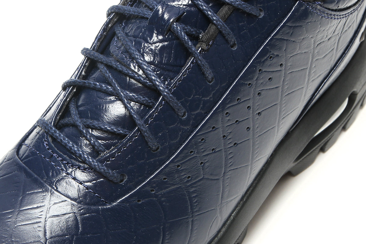Nike - Air Max Goadome Low
Style # IV4517-400
Color : Midnight Navy / Black