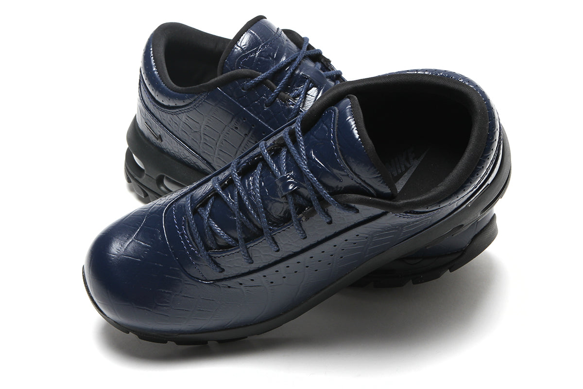 Nike - Air Max Goadome Low
Style # IV4517-400
Color : Midnight Navy / Black