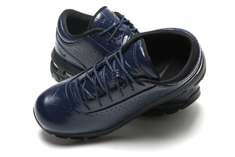 Nike - Air Max Goadome Low
Style # IV4517-400
Color : Midnight Navy / Black