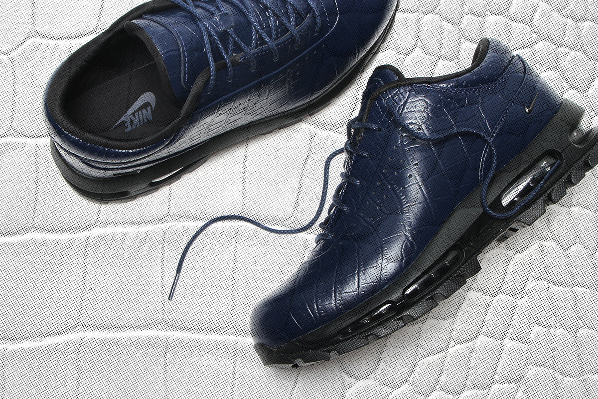 Nike - Air Max Goadome Low
Style # IV4517-400
Color : Midnight Navy / Black