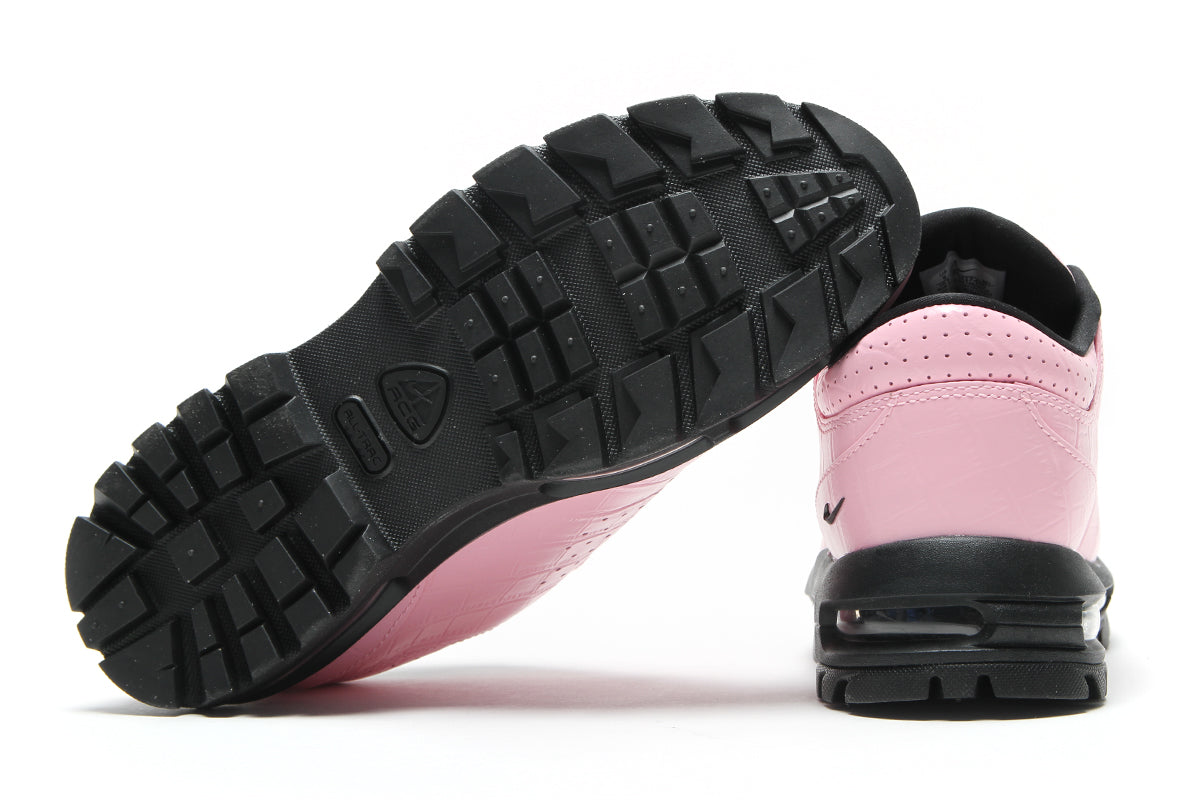 Nike - Air Max Goadome Low
Style # IV4517-600
Color : Neo Pink / Black