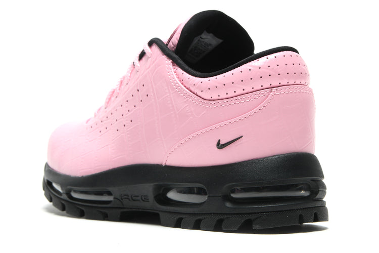 Nike - Air Max Goadome Low
Style # IV4517-600
Color : Neo Pink / Black
