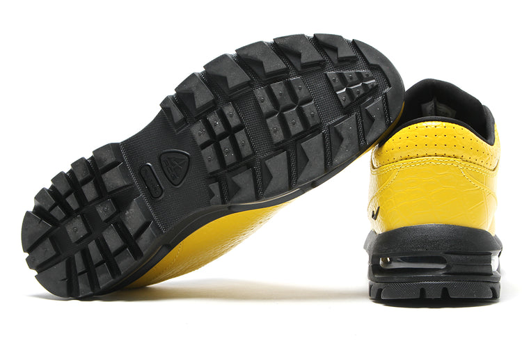 Nike - Air Max Goadome Low
Style # IV4517-700
Color : Vivid Sulfur / Black