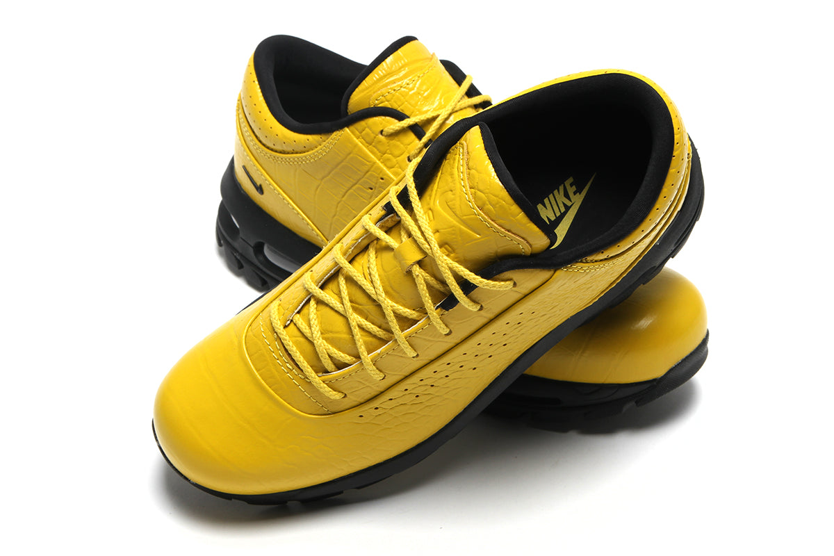 Nike - Air Max Goadome Low
Style # IV4517-700
Color : Vivid Sulfur / Black
