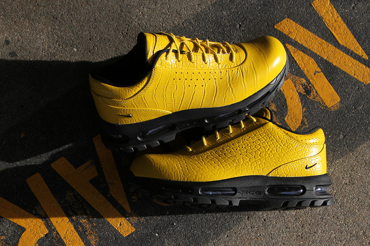 Nike - Air Max Goadome Low
Style # IV4517-700
Color : Vivid Sulfur / Black