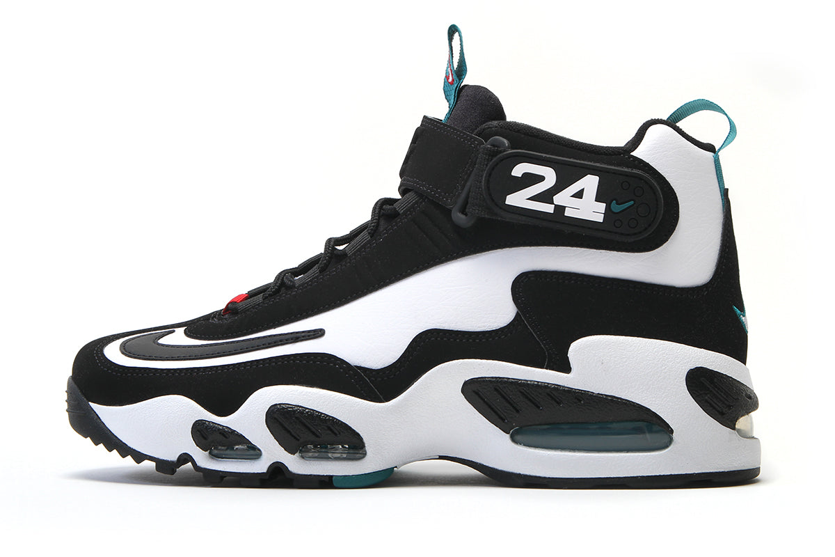 Nike - Air Griffey Max 1
Style # DD8558-100
Color : White / Black / Fresh Water