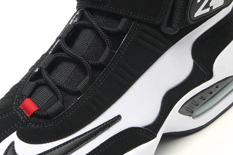 Nike - Air Griffey Max 1
Style # DD8558-100
Color : White / Black / Fresh Water