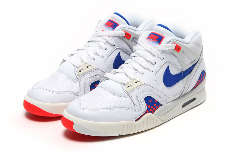Nike - Air Tech Challenge II
Style # FZ9033-102
Color : White / Royal Blue / Laser Crimson