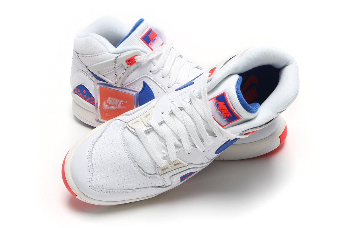 Nike - Air Tech Challenge II
Style # FZ9033-102
Color : White / Royal Blue / Laser Crimson