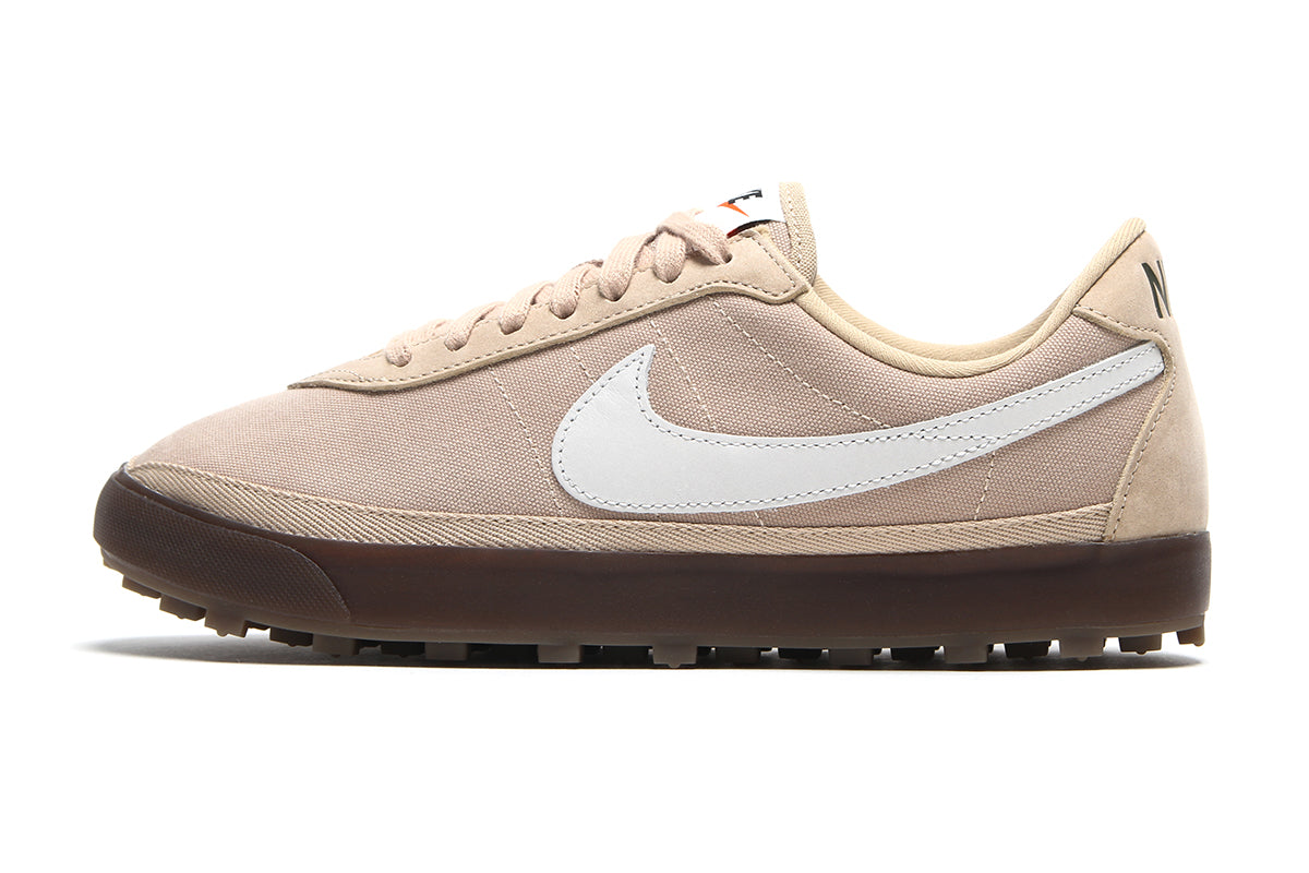 Nike - Astrograbber
Style # IO9281-202
Color : Linen / Medium Olive / Sail / Gum Dark Brown
