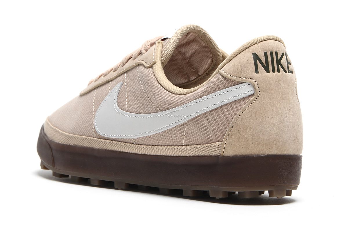 Nike - Astrograbber
Style # IO9281-202
Color : Linen / Medium Olive / Sail / Gum Dark Brown