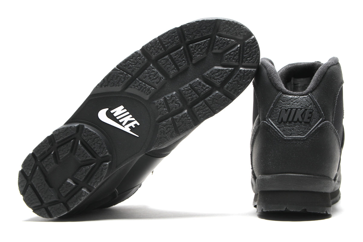 Nike - Baltoro SP
Style # IH4450-001
Color : Black / Metallic Gold