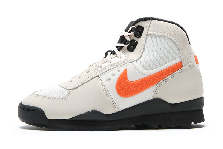 Nike - Baltoro
Style # IO4556-100
Color : Chalk / Sail / Safety Orange / Black