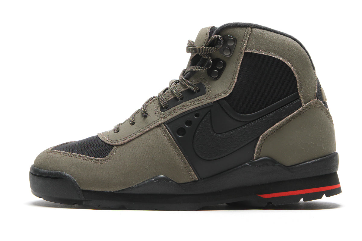 Nike - Baltoro
Style # IO4556-200
Color : Olive Khaki / Black / University Red