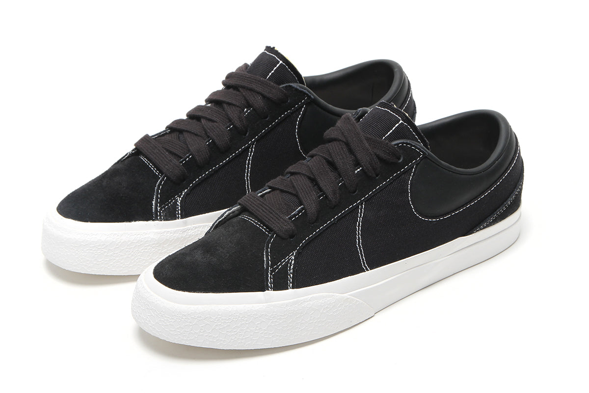 Nike - Blazy
Style # IM2523-001
Color : Black / Black / Sail / White