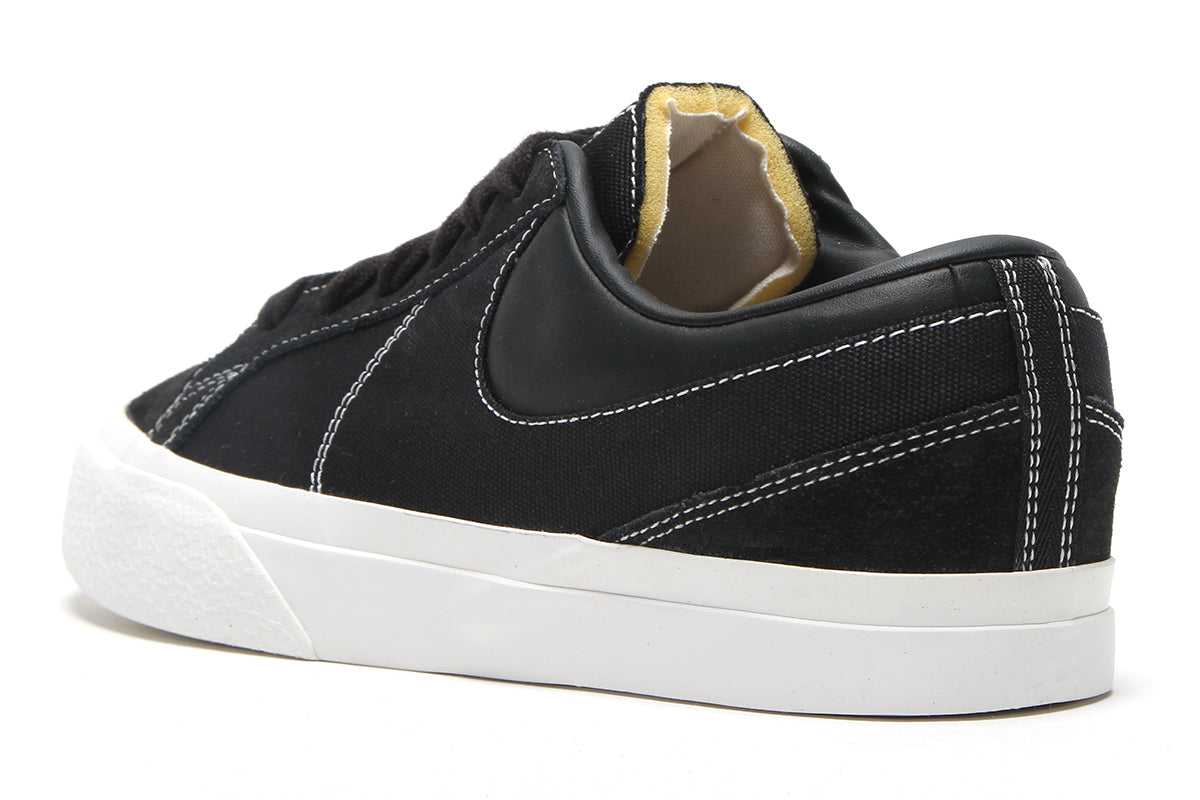 Nike - Blazy
Style # IM2523-001
Color : Black / Black / Sail / White