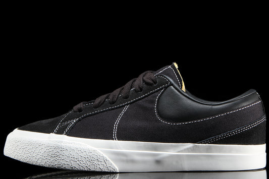 Nike - Blazy
Style # IM2523-001
Color : Black / Black / Sail / White