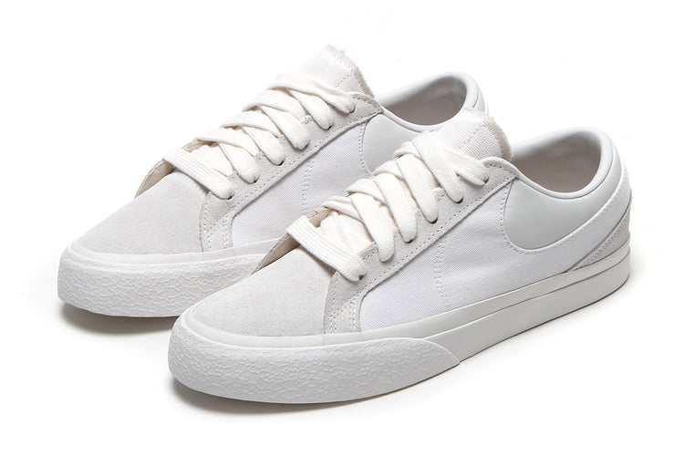 Nike - Blazy
Style # IM2523-100
Color : White / Summit White / Sail